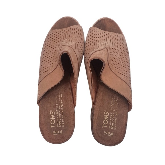 TOMS Brown Slip On Perforated Block Heel Mule Sandals Size 9.5 Women’s - Picture 4 of 8